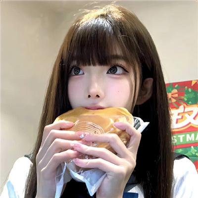 她的微笑像颗糖